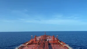 Bug eines Tankers auf offener See: Klimaregulierung Schifffahrt